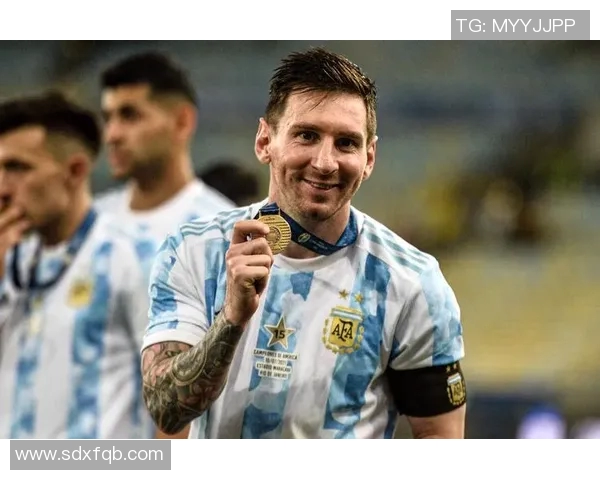 足球明星生涯总收入揭秘：从青涩少年到亿万富翁的财富之路